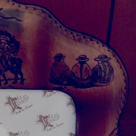 LEATHER PICTURE FRAME FROM PERU - Picture 4 of 8